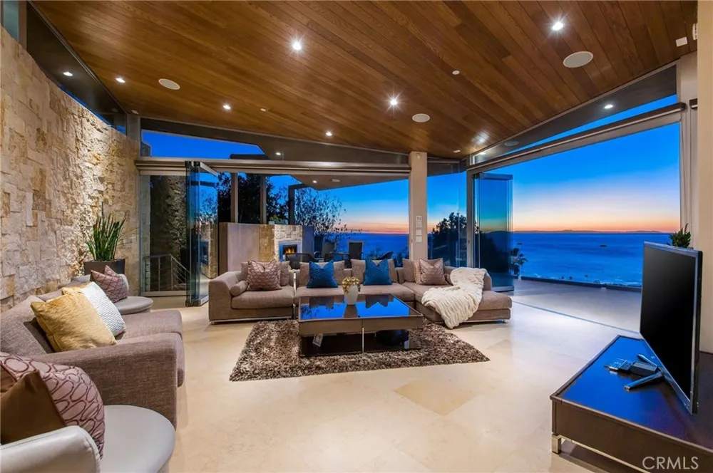 2209 Crestview Place Laguna Beach, CA 92651