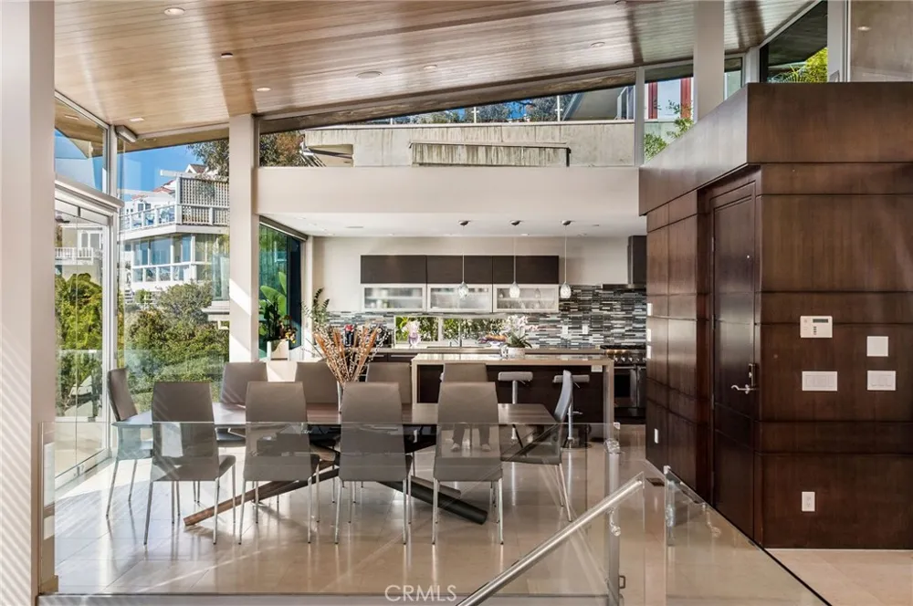 2209 Crestview Place Laguna Beach, CA 92651
