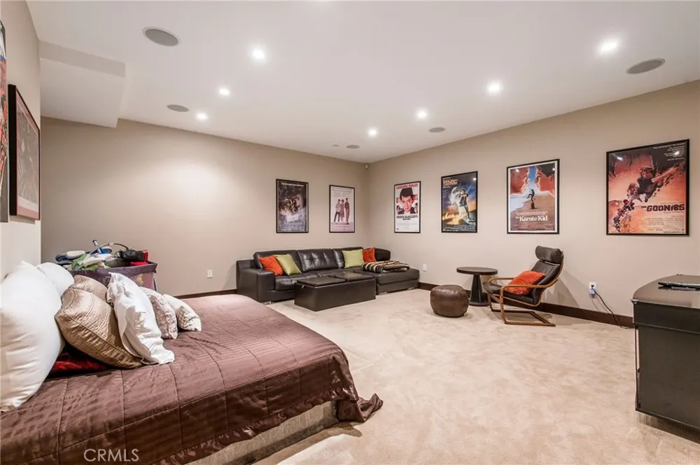2209 Crestview Place Laguna Beach, CA 92651