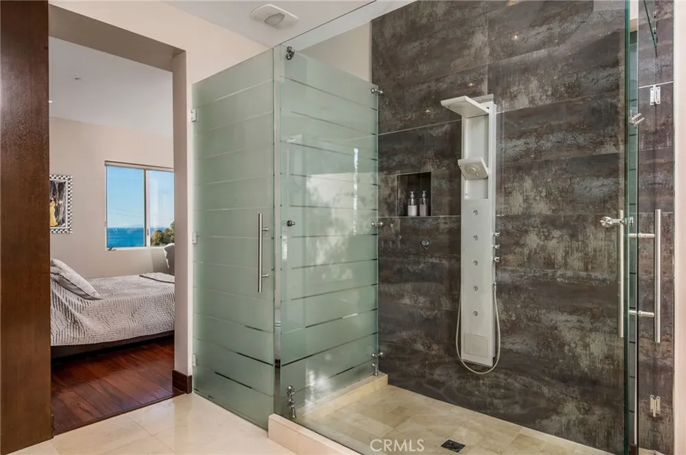 2209 Crestview Place Laguna Beach, CA 92651