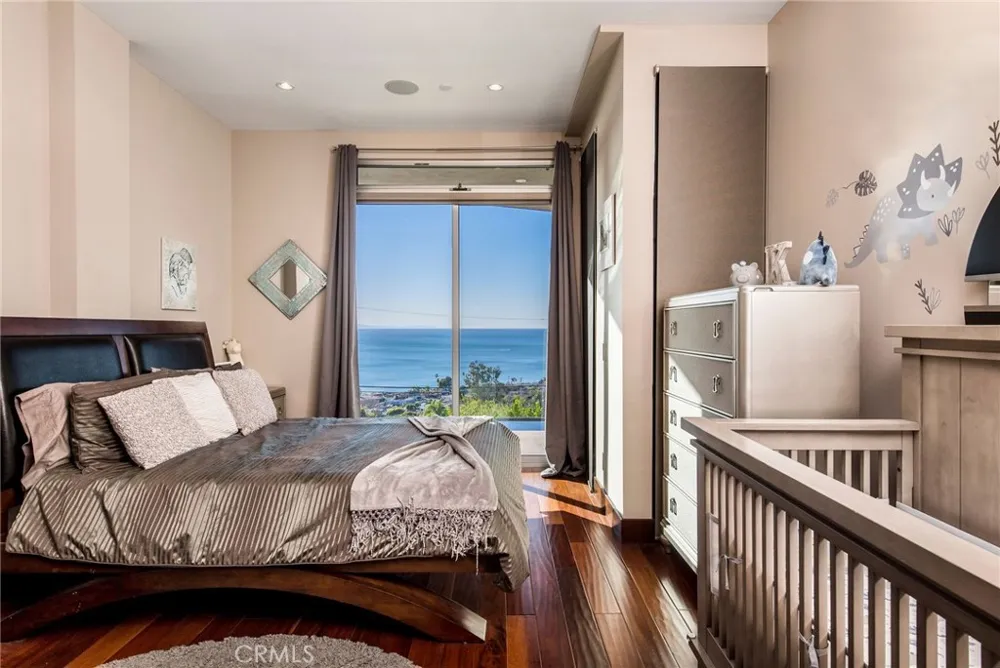 2209 Crestview Place Laguna Beach, CA 92651