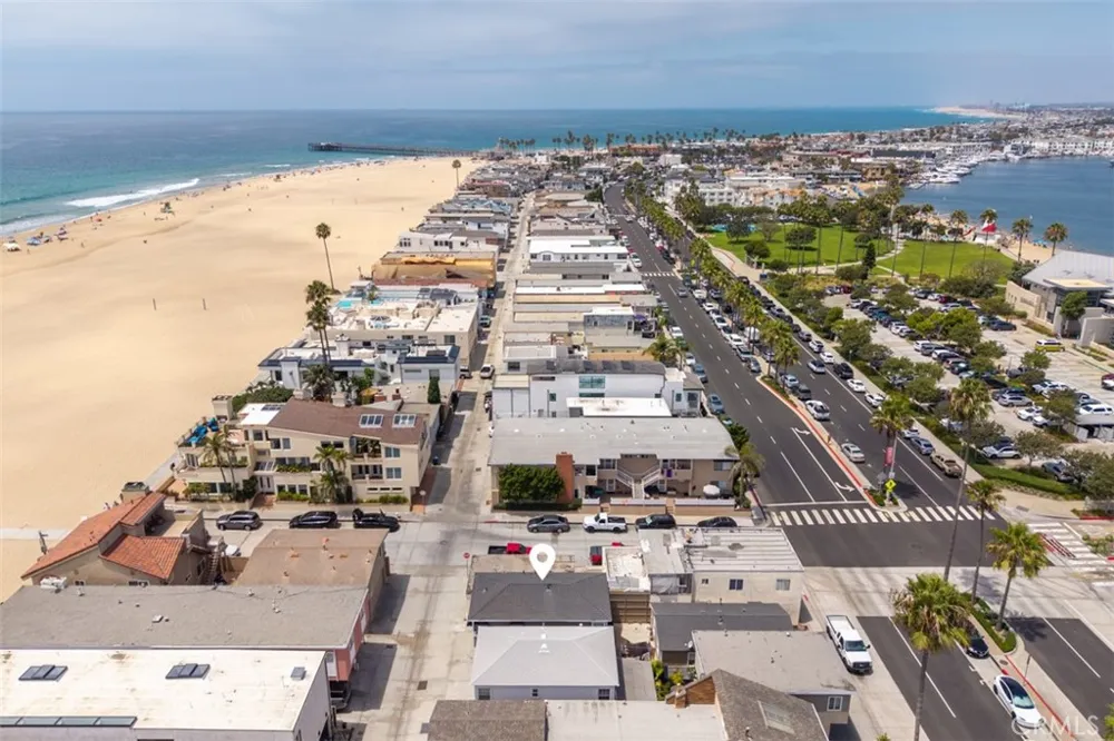 1527 W Balboa Newport Beach, CA 92663