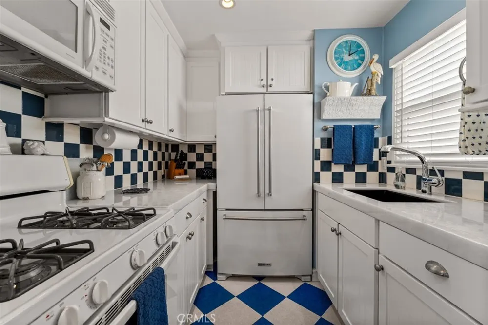 1527 W Balboa Newport Beach, CA 92663