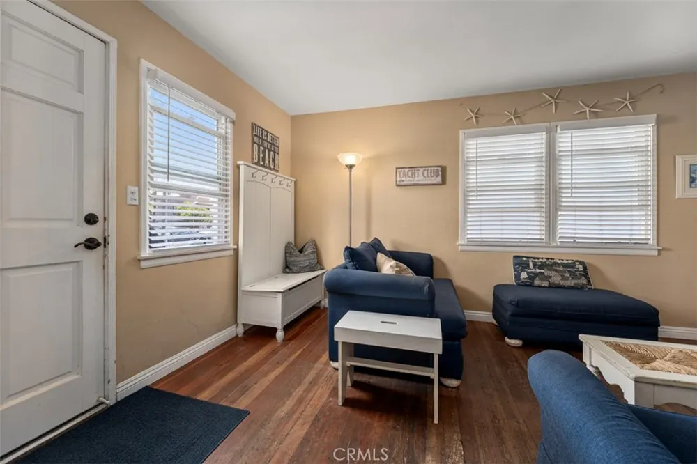 1527 W Balboa Newport Beach, CA 92663