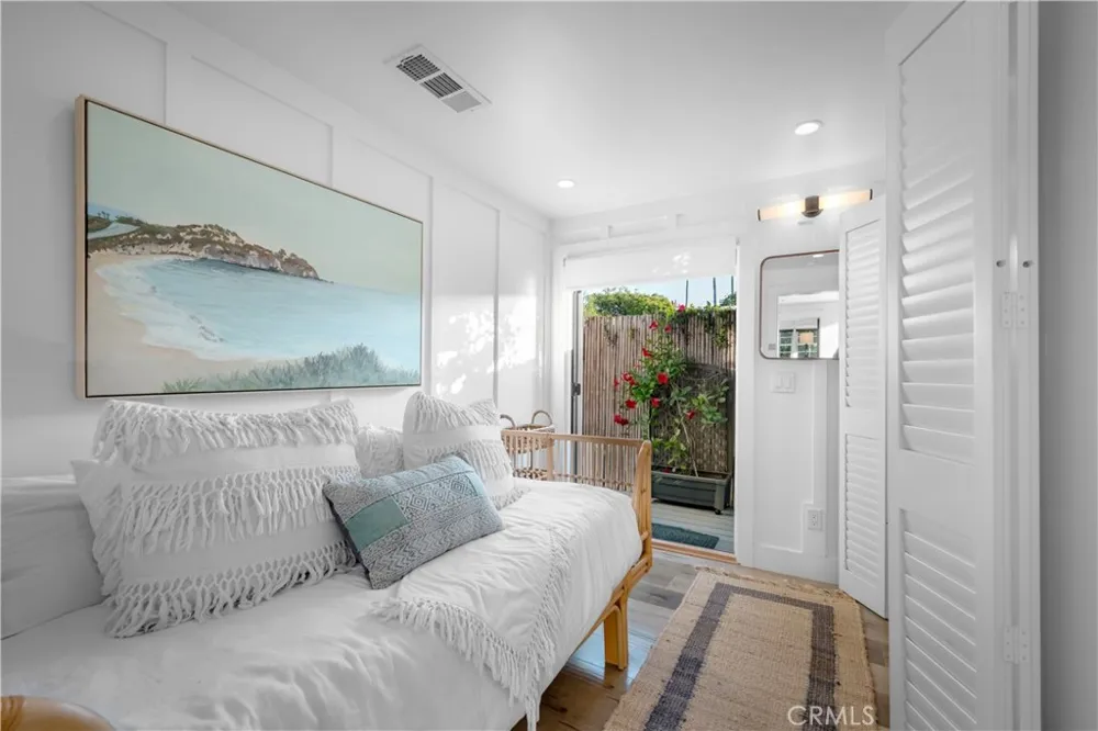 469 Oak Laguna Beach, CA 92651