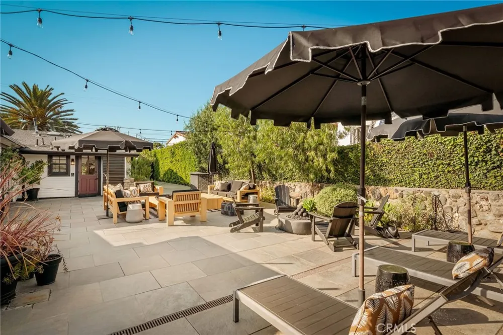 469 Oak Laguna Beach, CA 92651