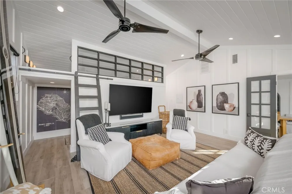 469 Oak Laguna Beach, CA 92651