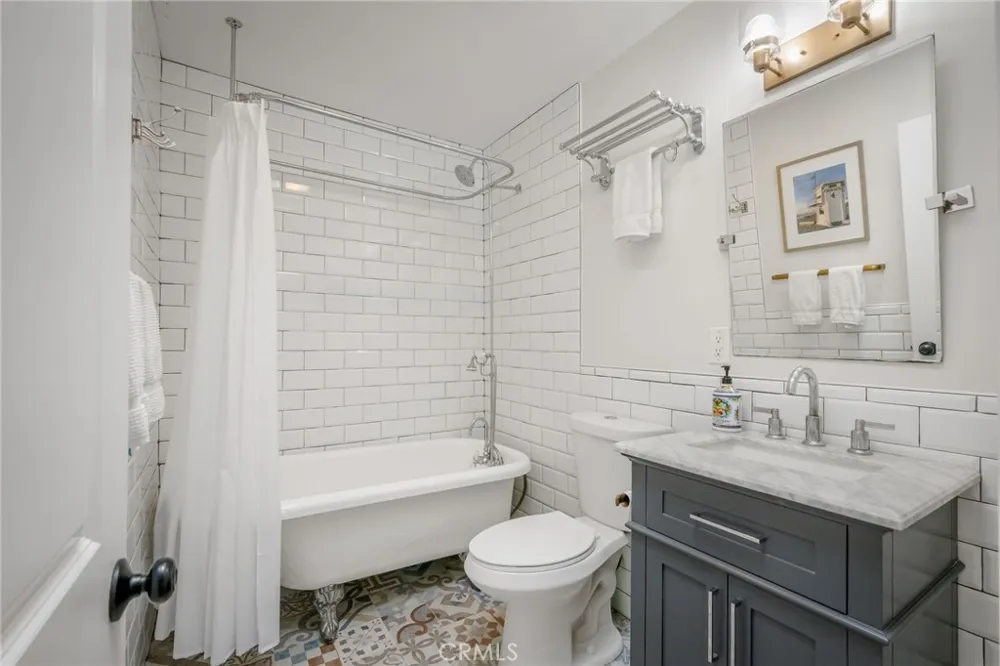 469 Oak Laguna Beach, CA 92651