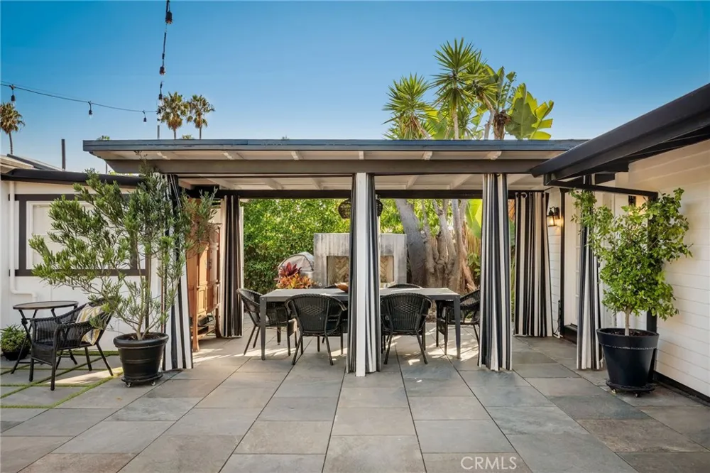 469 Oak Laguna Beach, CA 92651