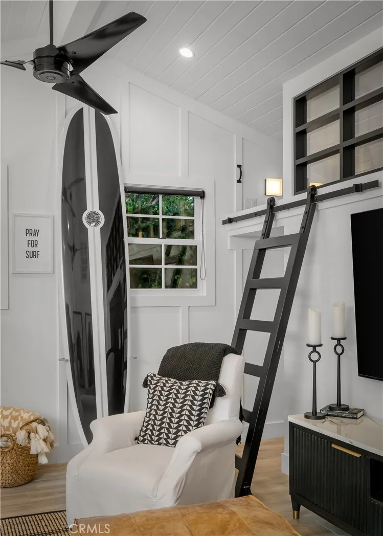 469 Oak Laguna Beach, CA 92651