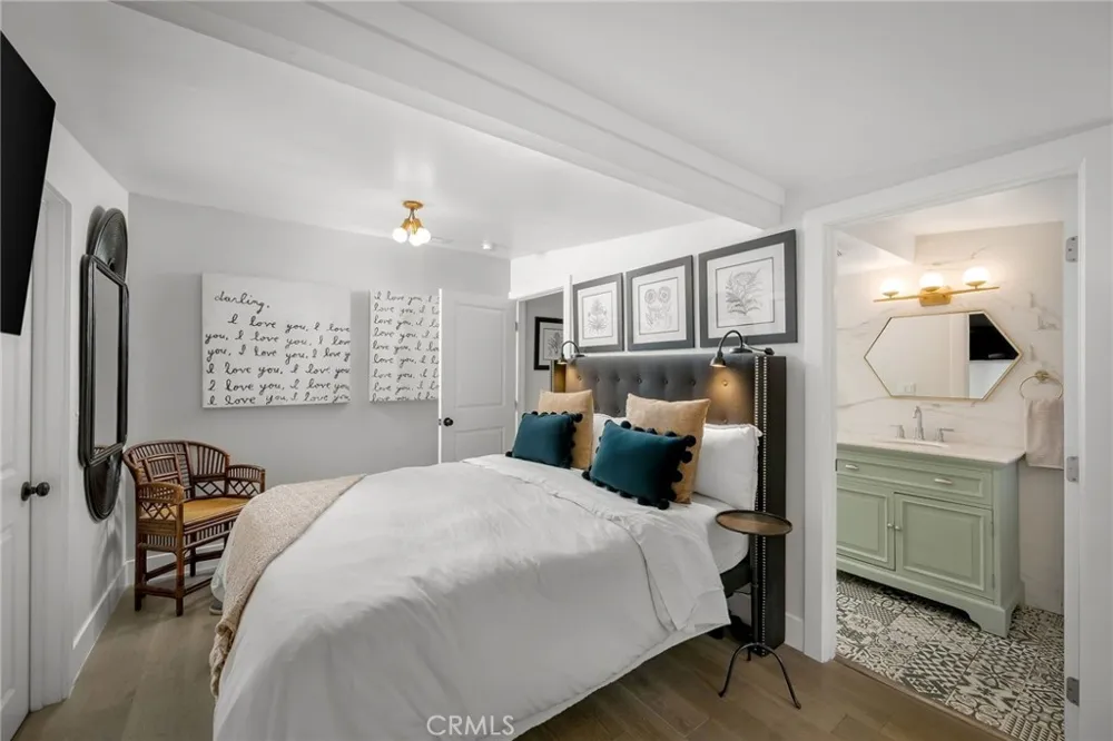 469 Oak Laguna Beach, CA 92651