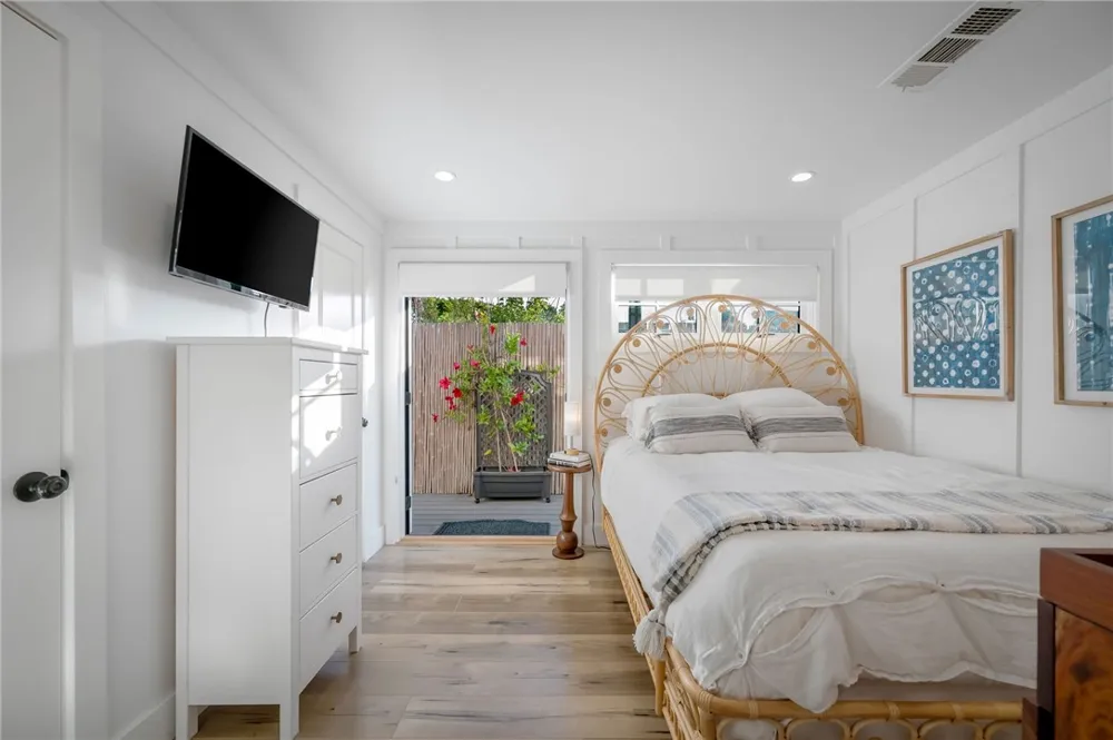 469 Oak Laguna Beach, CA 92651