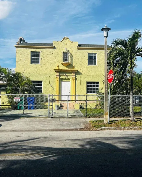 1801 SW 10th St