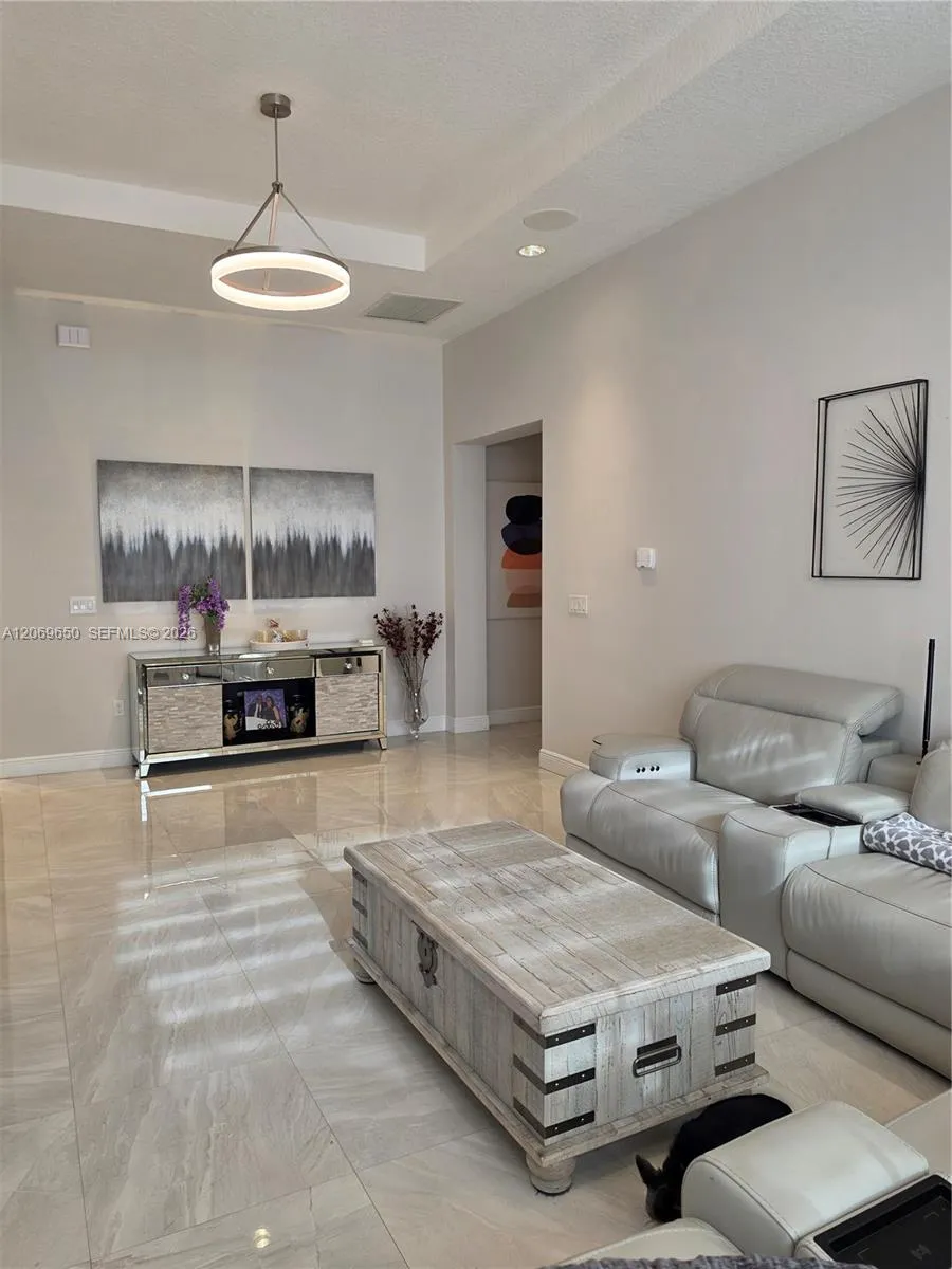 14941 SW 174th St Miami, FL 33187