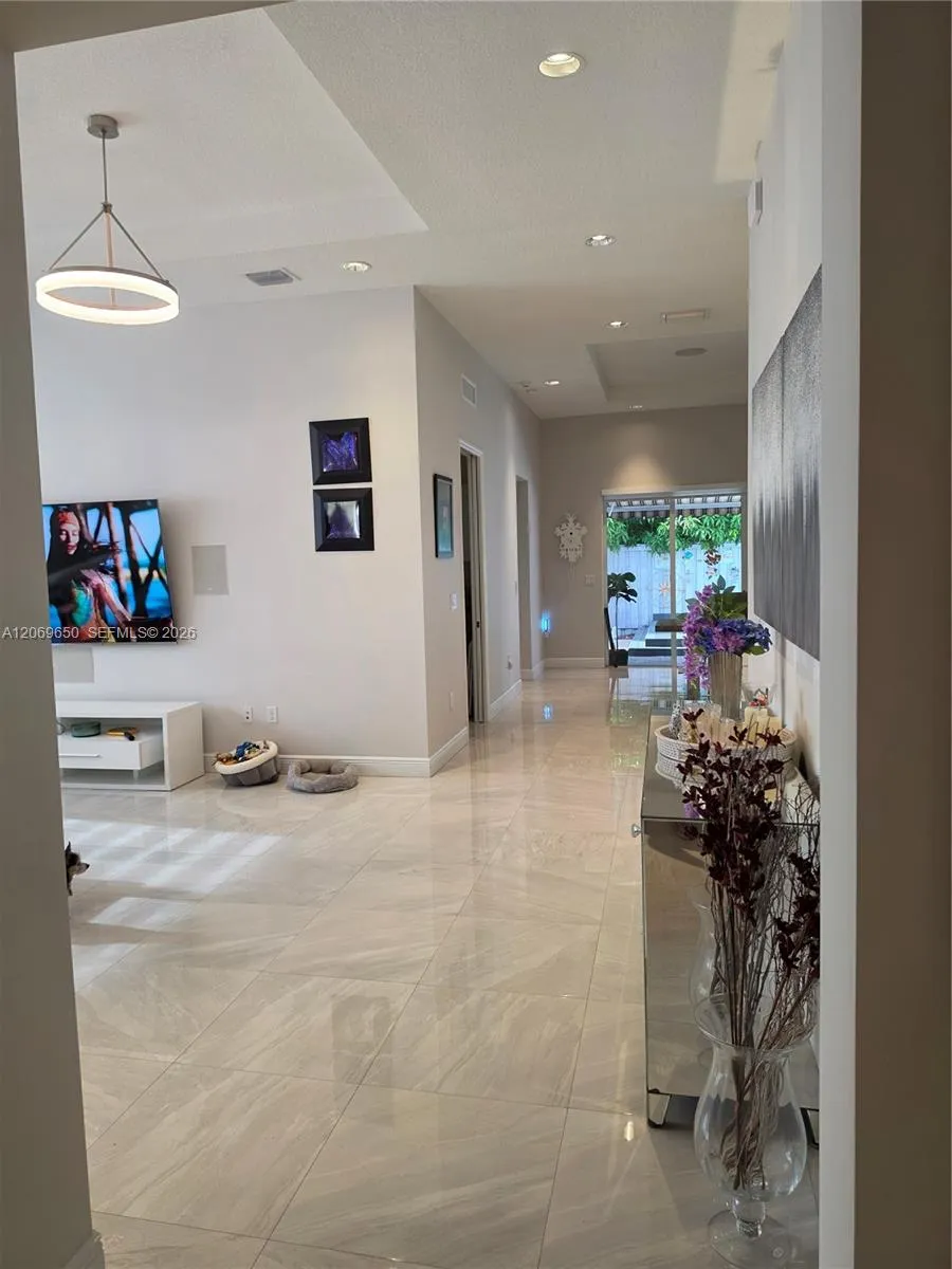 14941 SW 174th St Miami, FL 33187