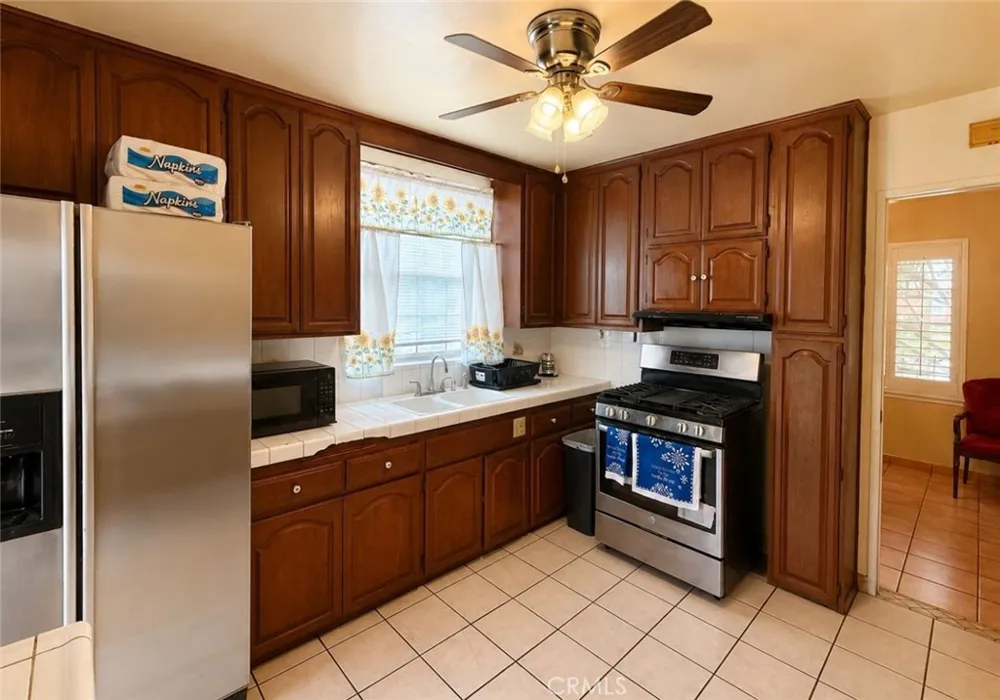 824 S 6th Montebello, CA 90640