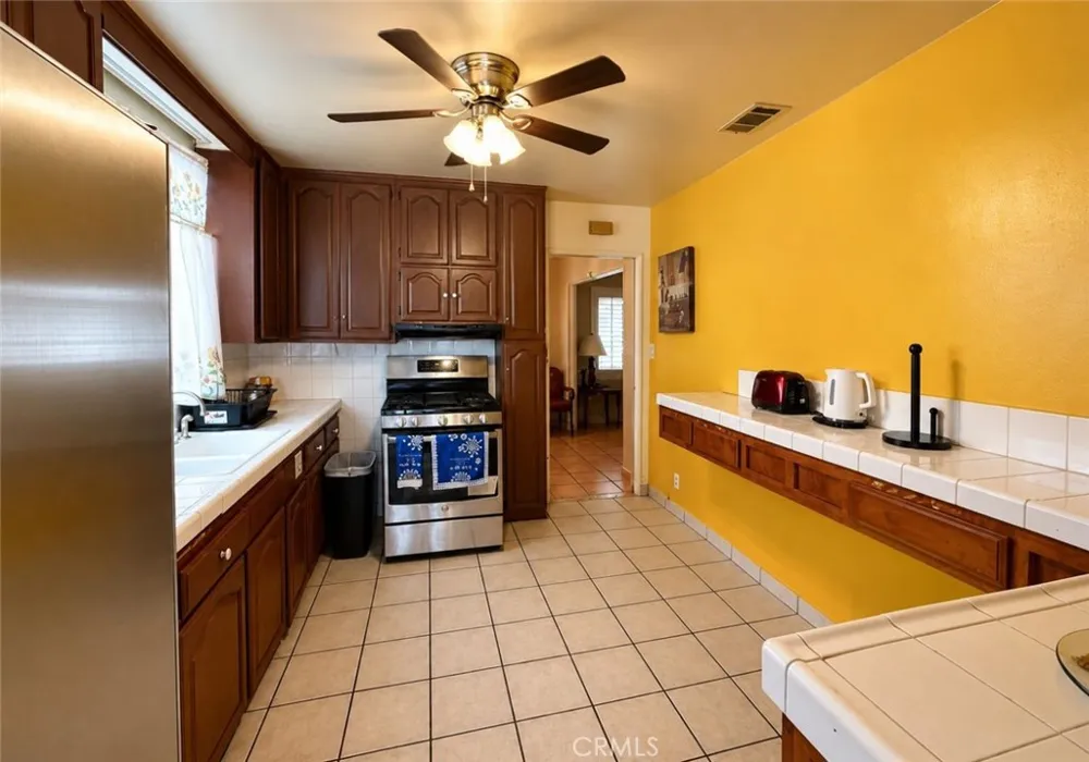824 S 6th Montebello, CA 90640