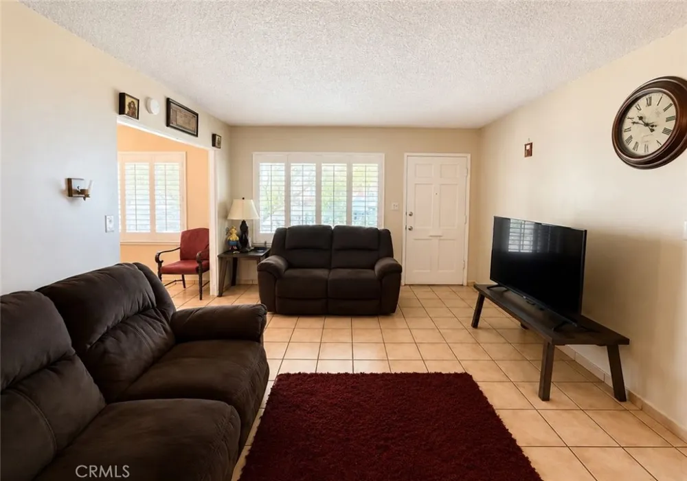 824 S 6th Montebello, CA 90640