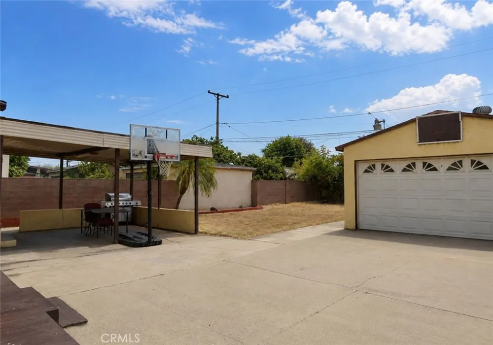 824 S 6th Montebello, CA 90640