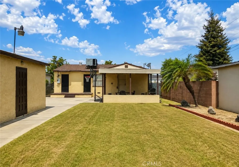824 S 6th Montebello, CA 90640
