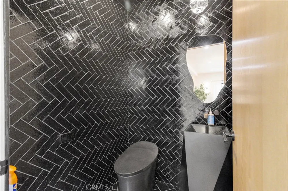 1102 W 6th San Pedro, CA 90731