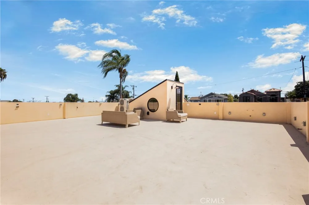 1102 W 6th San Pedro, CA 90731