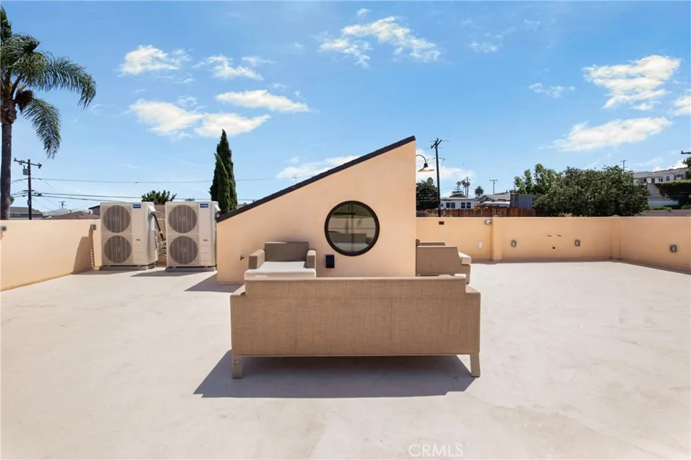 1102 W 6th San Pedro, CA 90731