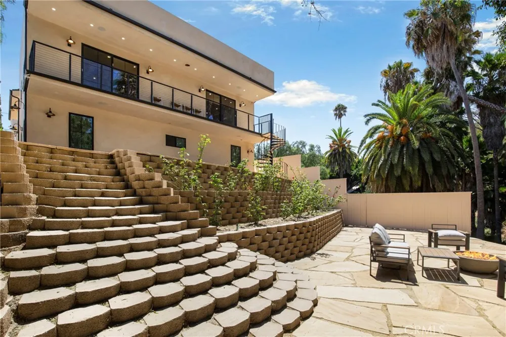 1102 W 6th San Pedro, CA 90731