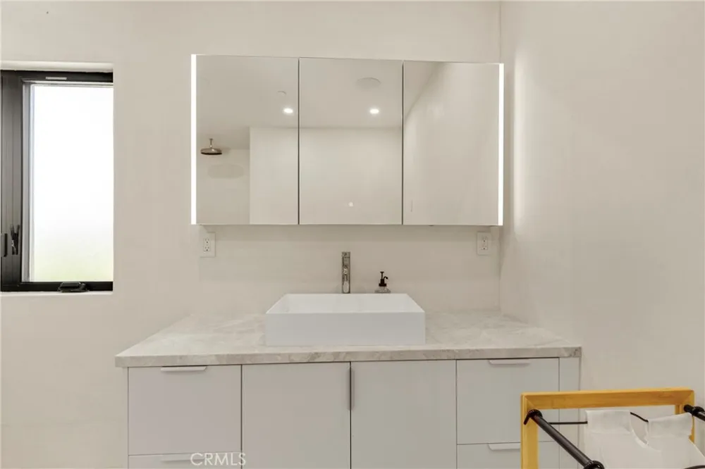 1102 W 6th San Pedro, CA 90731