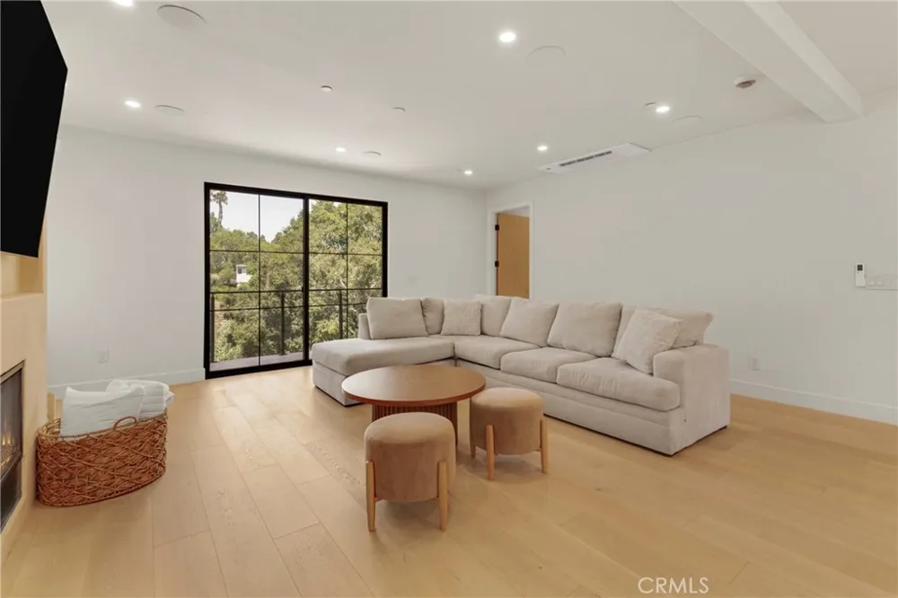 1102 W 6th San Pedro, CA 90731
