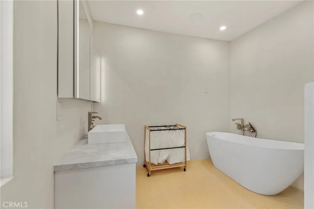 1102 W 6th San Pedro, CA 90731