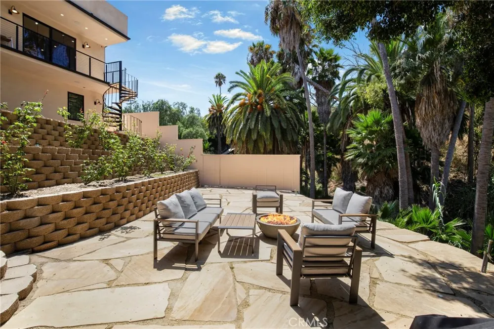 1102 W 6th San Pedro, CA 90731