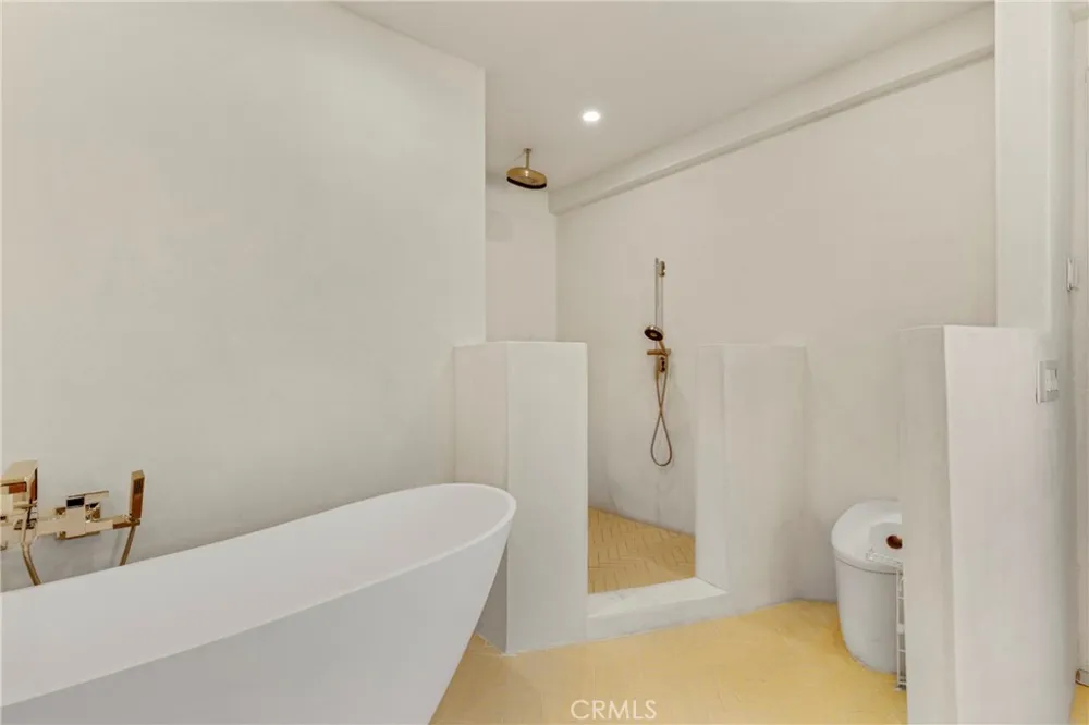 1102 W 6th San Pedro, CA 90731