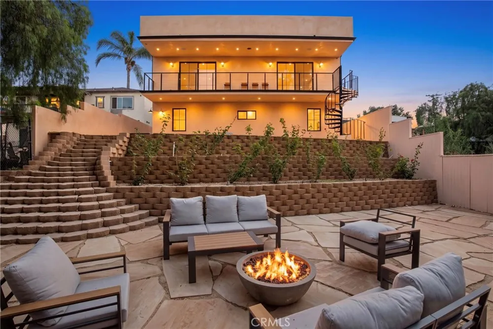 1102 W 6th San Pedro, CA 90731