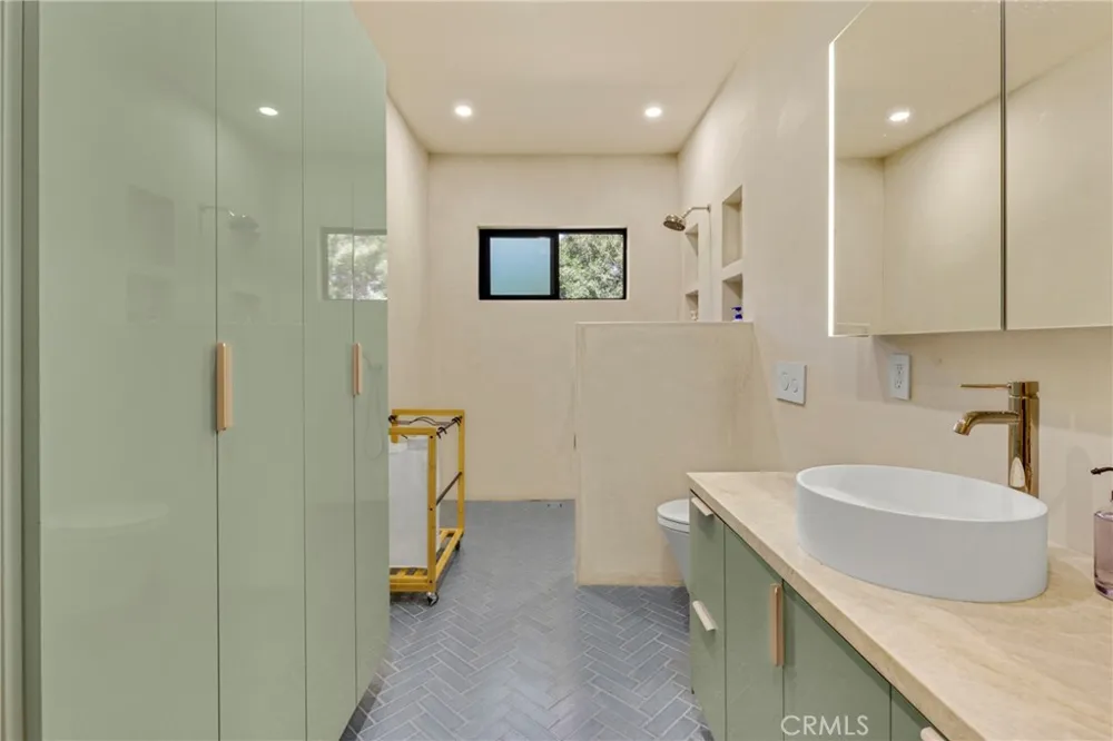 1102 W 6th San Pedro, CA 90731