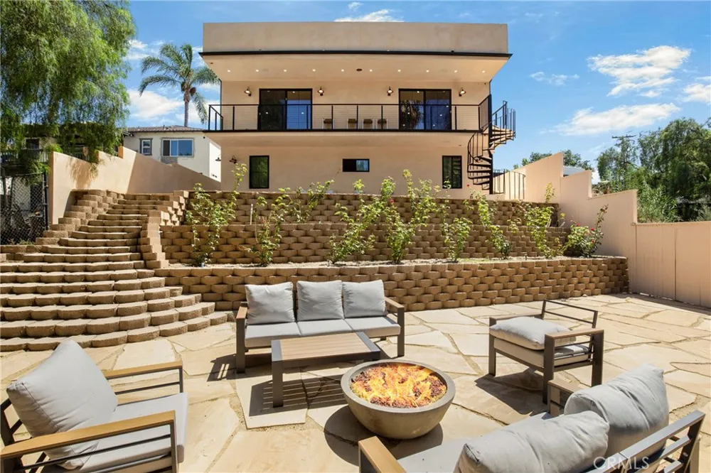 1102 W 6th San Pedro, CA 90731