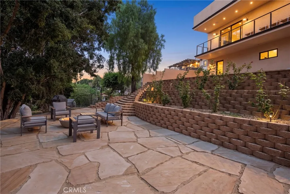 1102 W 6th San Pedro, CA 90731