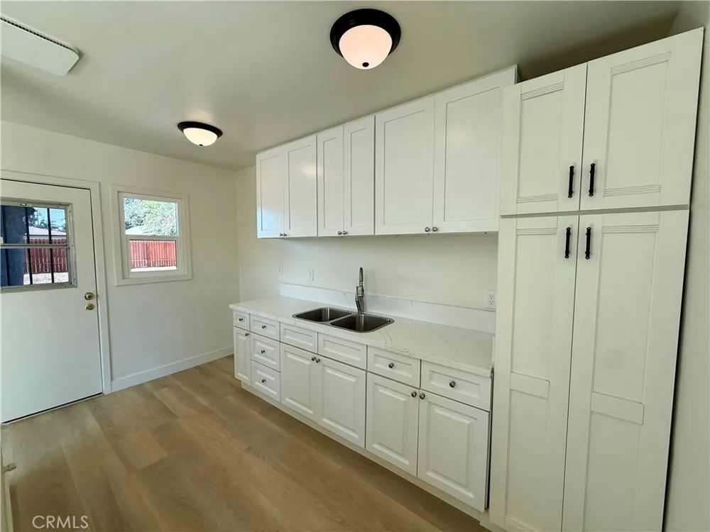 4950 E San Rafael Compton, CA 90221