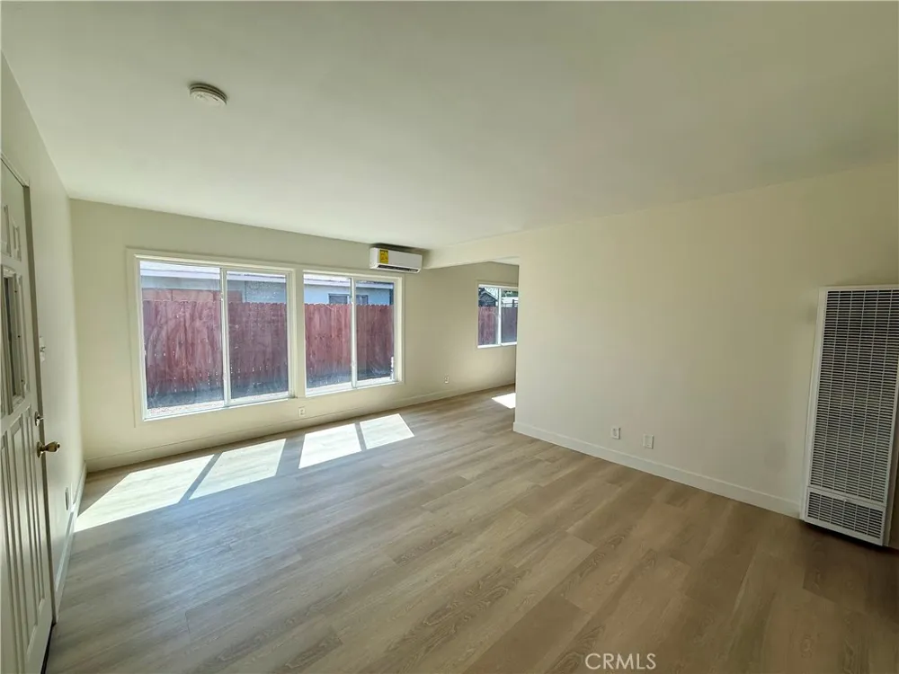 4950 E San Rafael Compton, CA 90221
