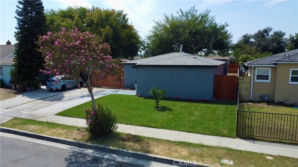 4950 E San Rafael Compton, CA 90221