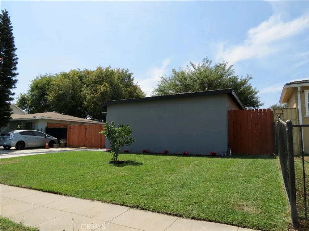 4950 E San Rafael Compton, CA 90221