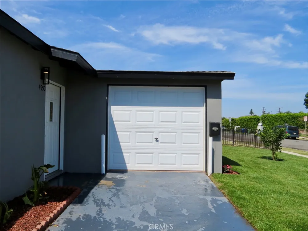 4950 E San Rafael Compton, CA 90221