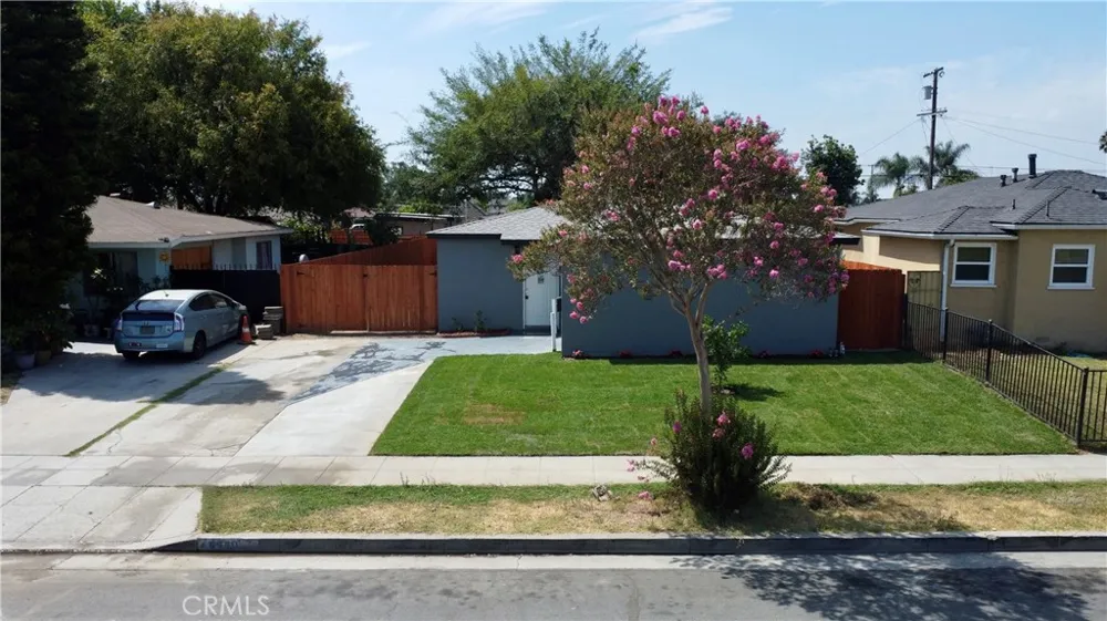 4950 E San Rafael Compton, CA 90221