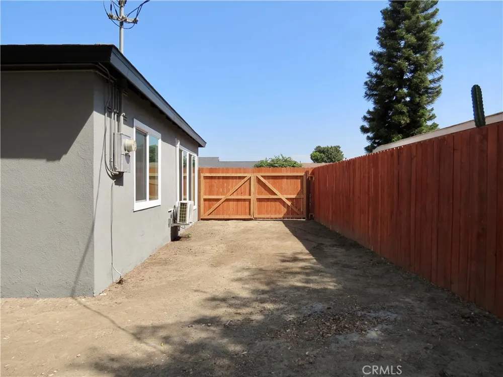 4950 E San Rafael Compton, CA 90221