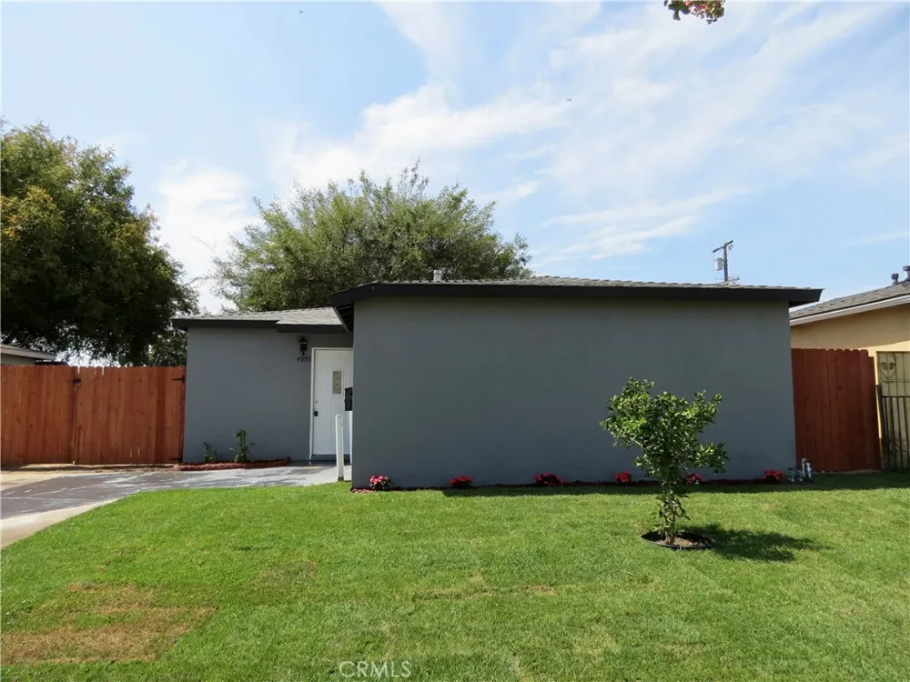 4950 E San Rafael Compton, CA 90221