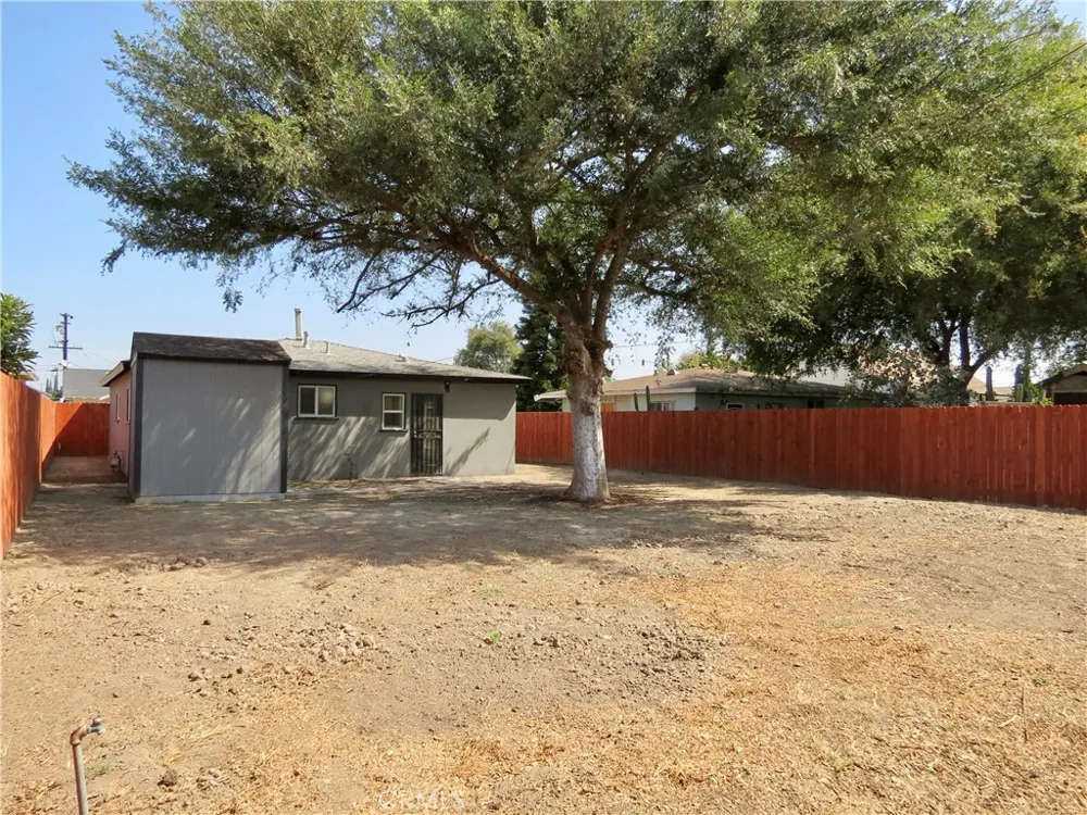 4950 E San Rafael Compton, CA 90221