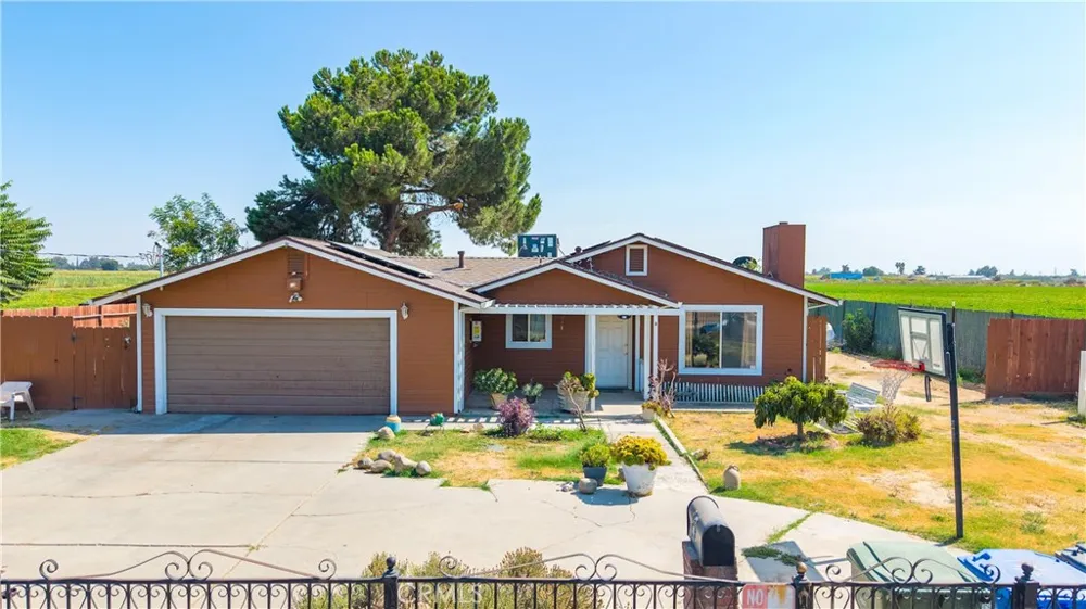 822 E Glenwood Turlock, CA 95380