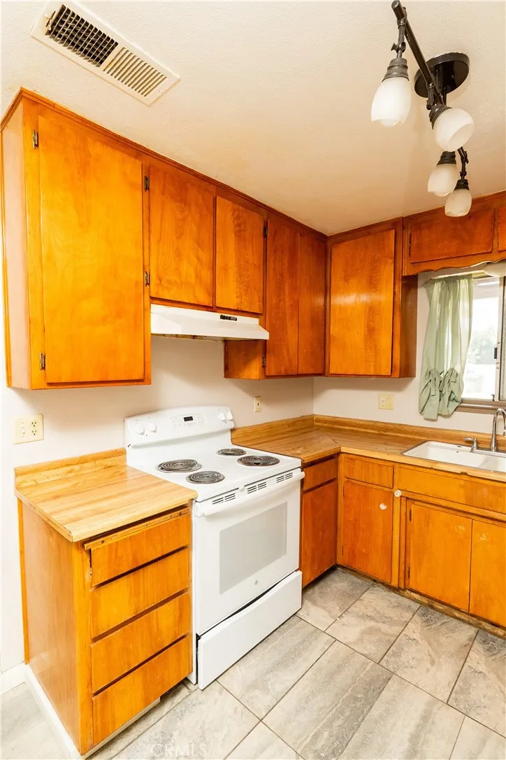 822 E Glenwood Turlock, CA 95380
