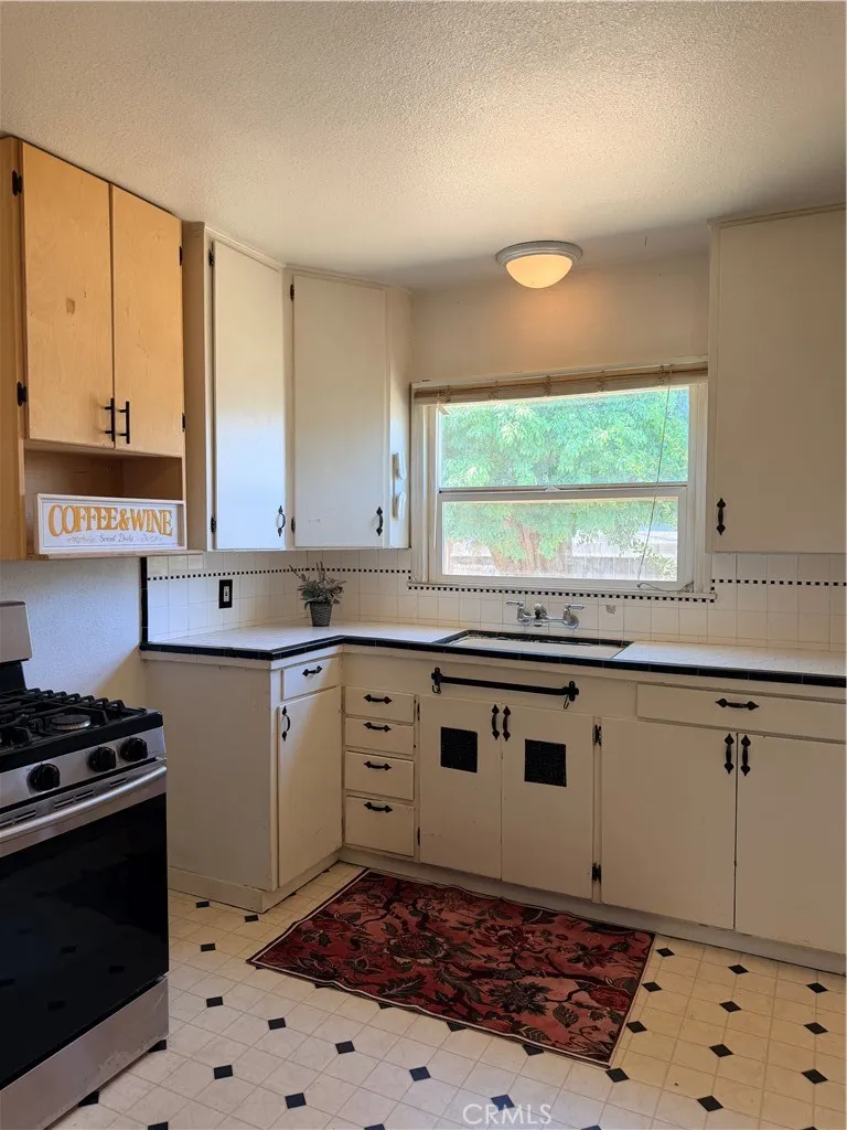 2033 Highland Merced, CA 95340