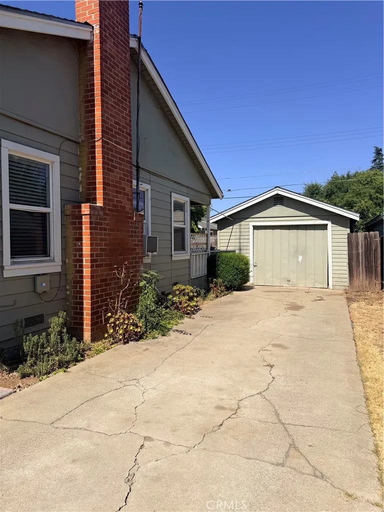 2033 Highland Merced, CA 95340